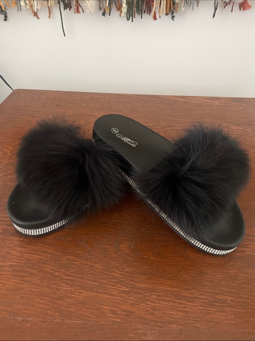 Faux Fur Slide Sandals - Black new size 6